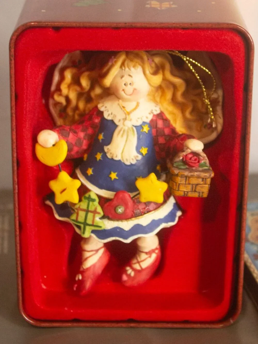 Grandeur Noel Angel Ornament Folk Art Celestial Stars & Moon Boxed Resin Figure